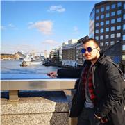 Fluency, sicurezza e metodo: impara l’inglese con chi lo vive ogni giorno.